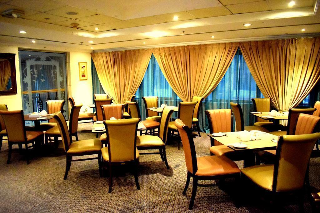 Hotel Nejoum Al Emarat Schardscha Exterior foto
